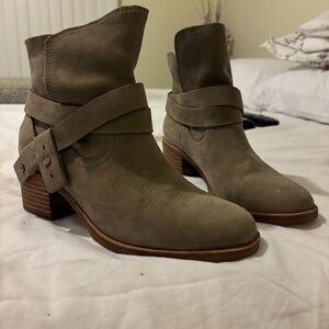 Ugg Boot